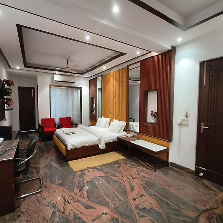 Jjk Rukmini Vilas Hotel & Banquet Музафарпур Екстериор снимка