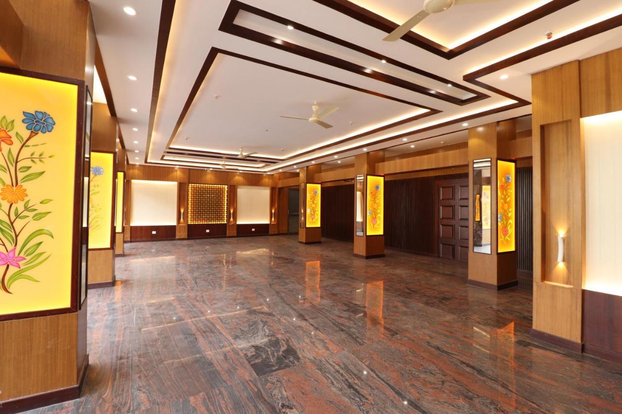 Jjk Rukmini Vilas Hotel & Banquet Музафарпур Екстериор снимка