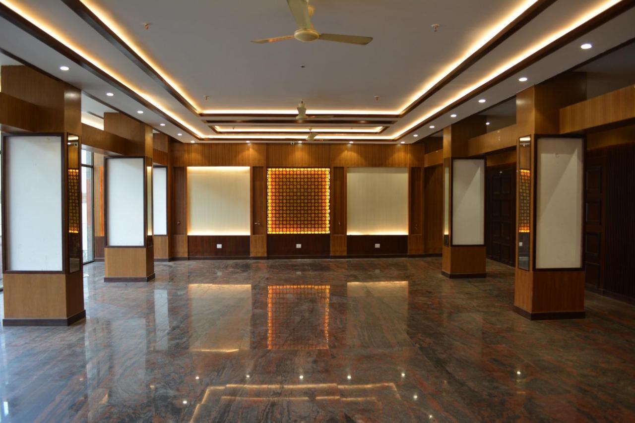 Jjk Rukmini Vilas Hotel & Banquet Музафарпур Екстериор снимка