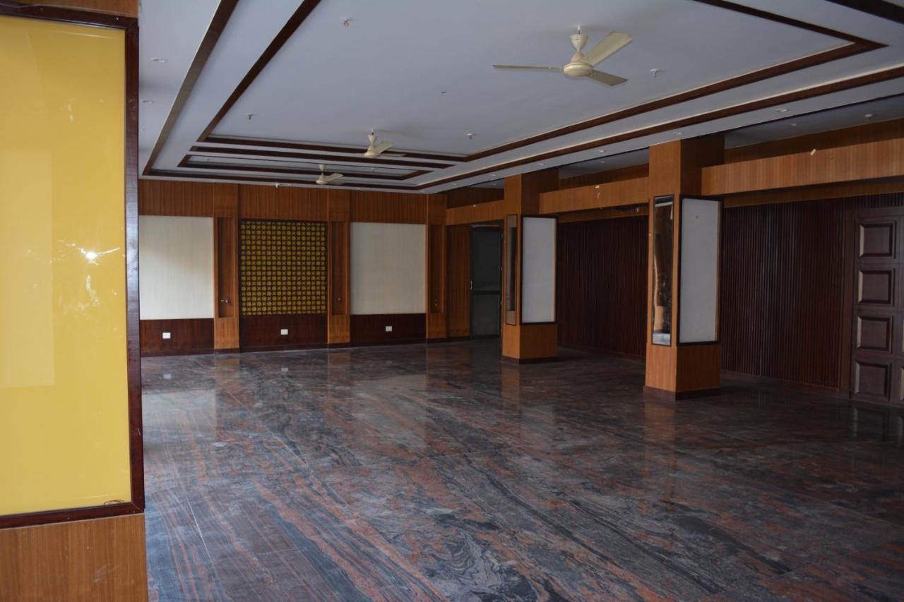 Jjk Rukmini Vilas Hotel & Banquet Музафарпур Екстериор снимка