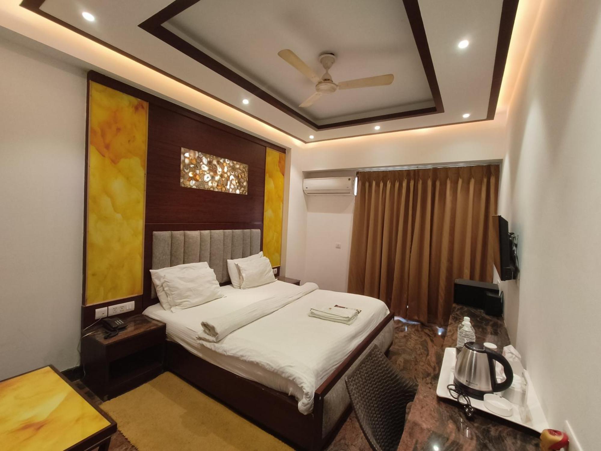 Jjk Rukmini Vilas Hotel & Banquet Музафарпур Екстериор снимка