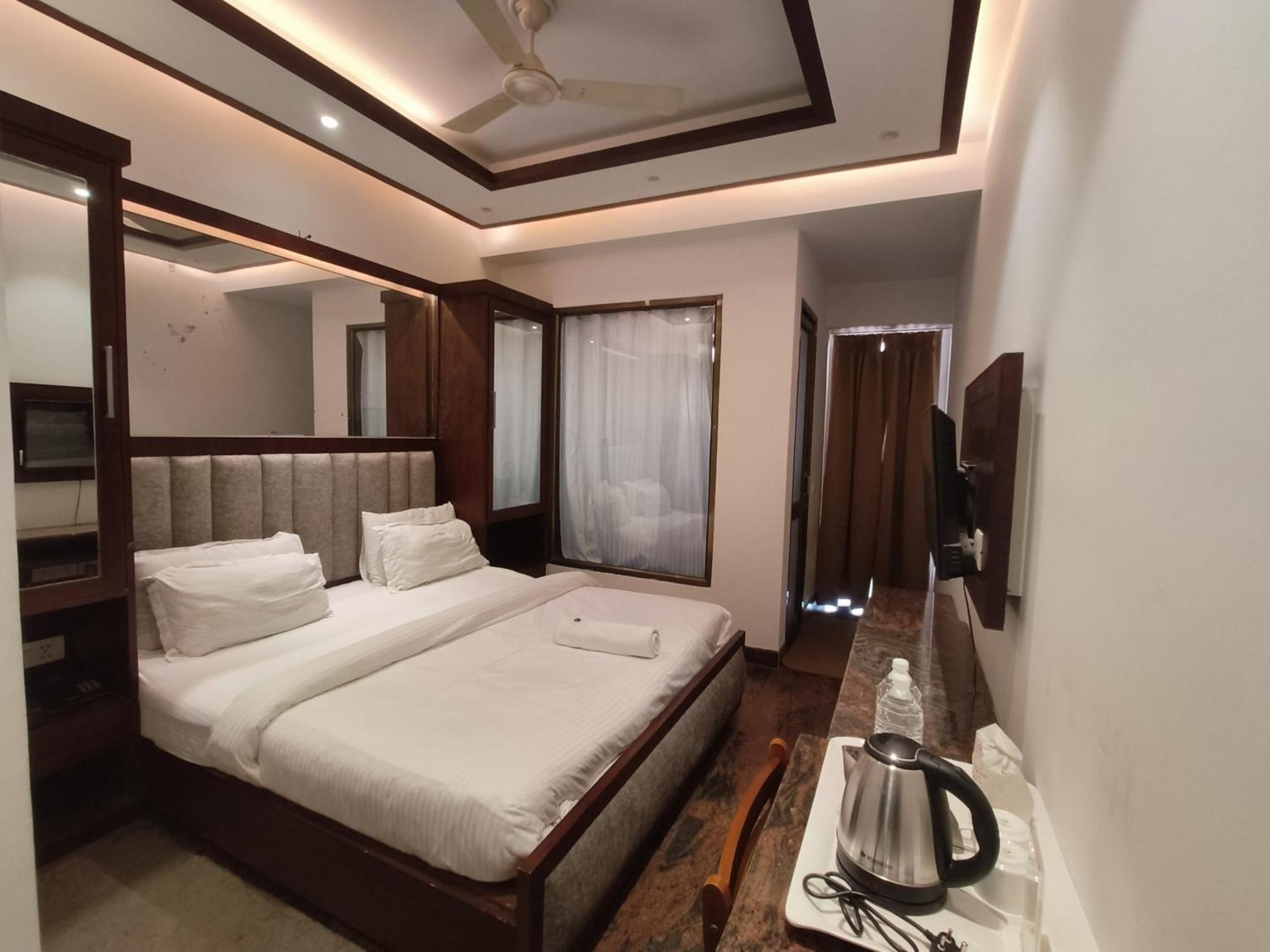 Jjk Rukmini Vilas Hotel & Banquet Музафарпур Екстериор снимка