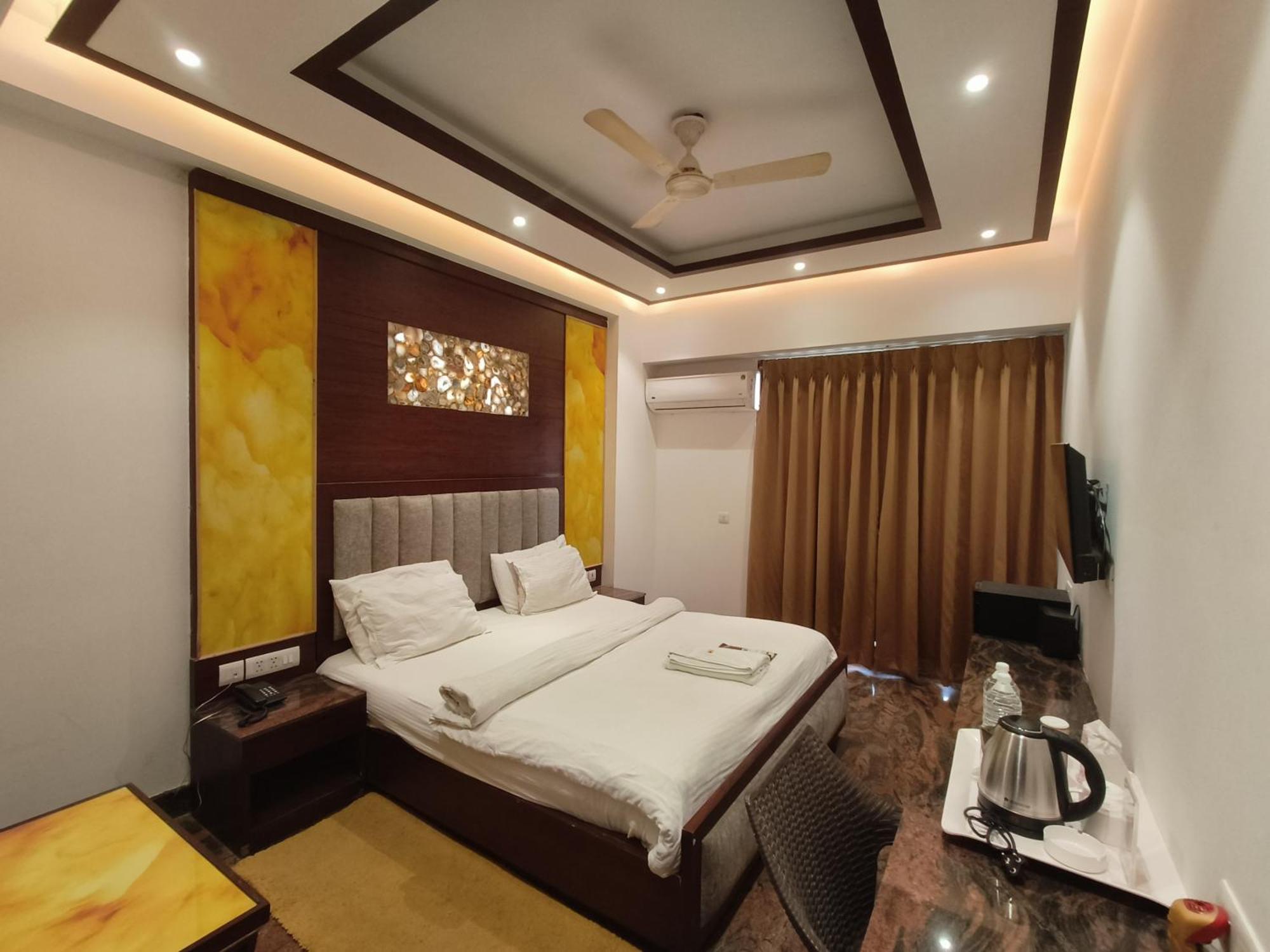 Jjk Rukmini Vilas Hotel & Banquet Музафарпур Екстериор снимка
