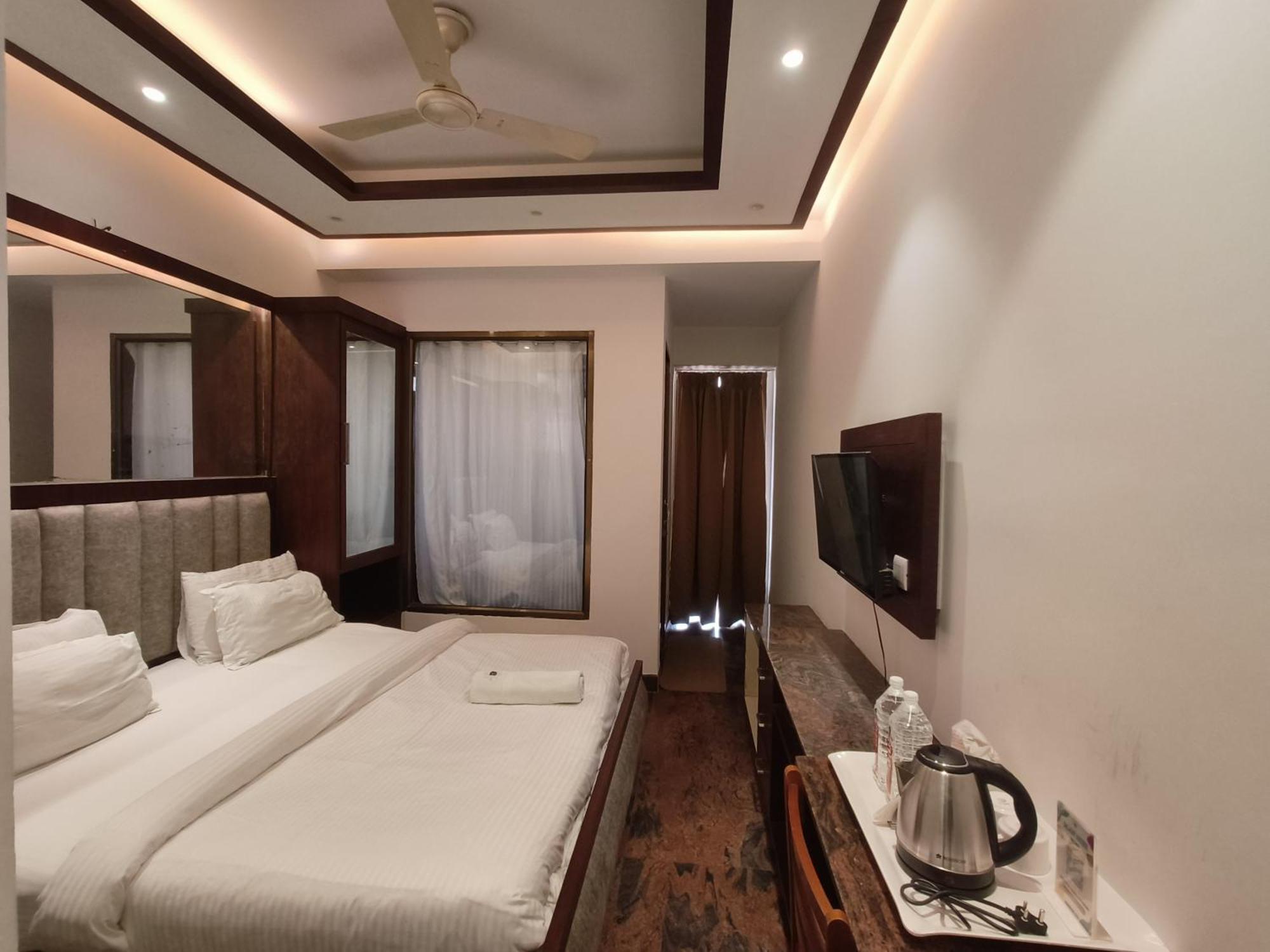 Jjk Rukmini Vilas Hotel & Banquet Музафарпур Екстериор снимка