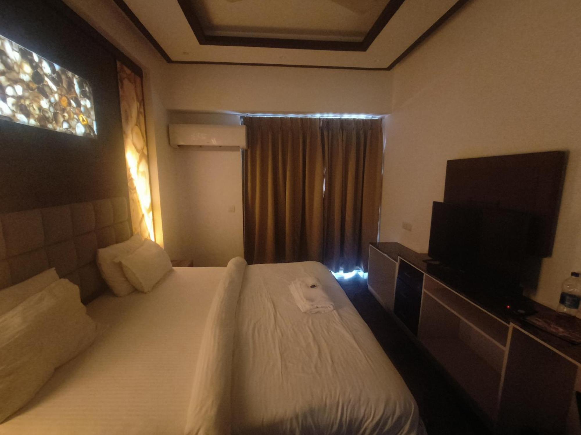Jjk Rukmini Vilas Hotel & Banquet Музафарпур Екстериор снимка