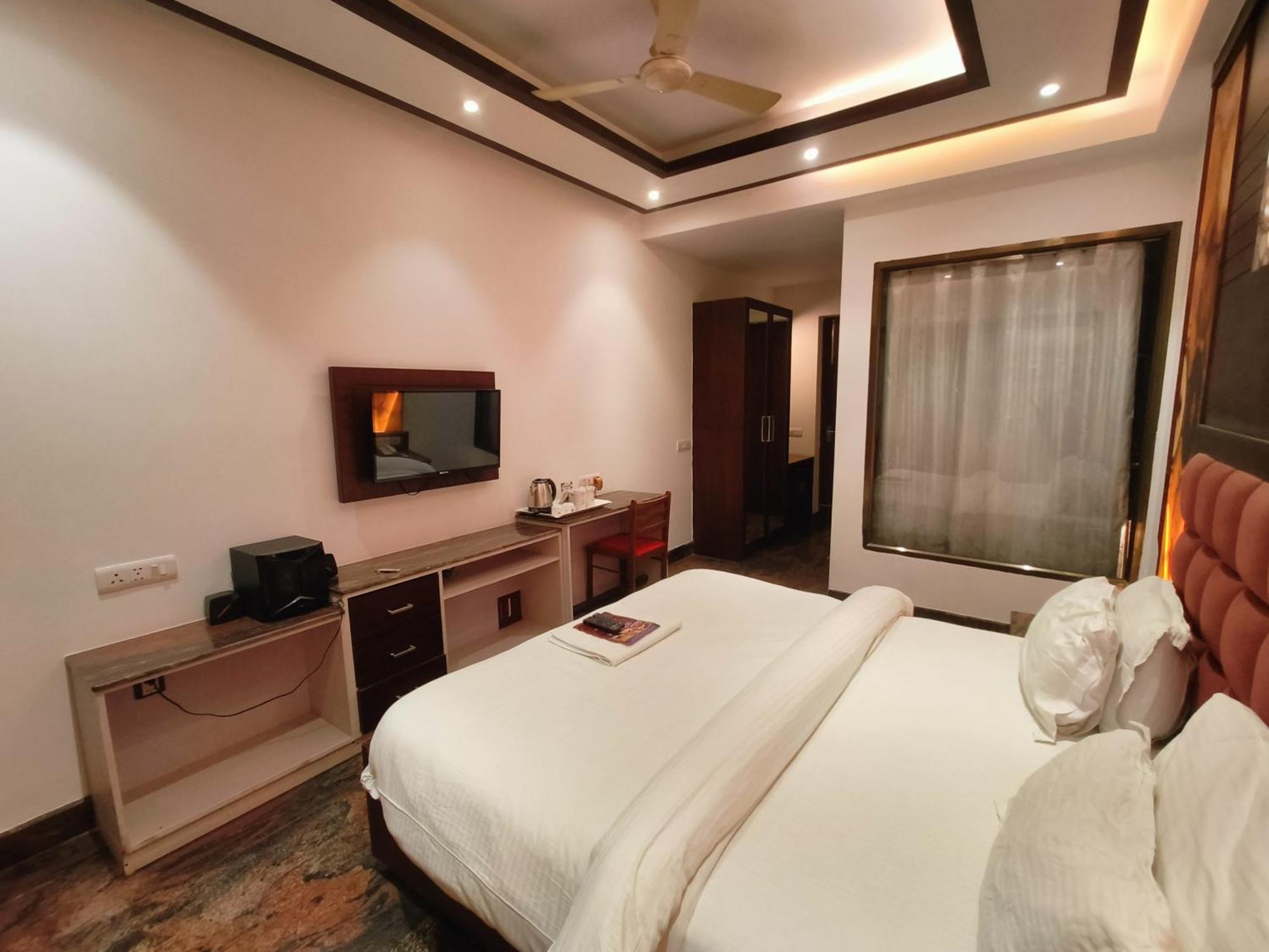 Jjk Rukmini Vilas Hotel & Banquet Музафарпур Екстериор снимка
