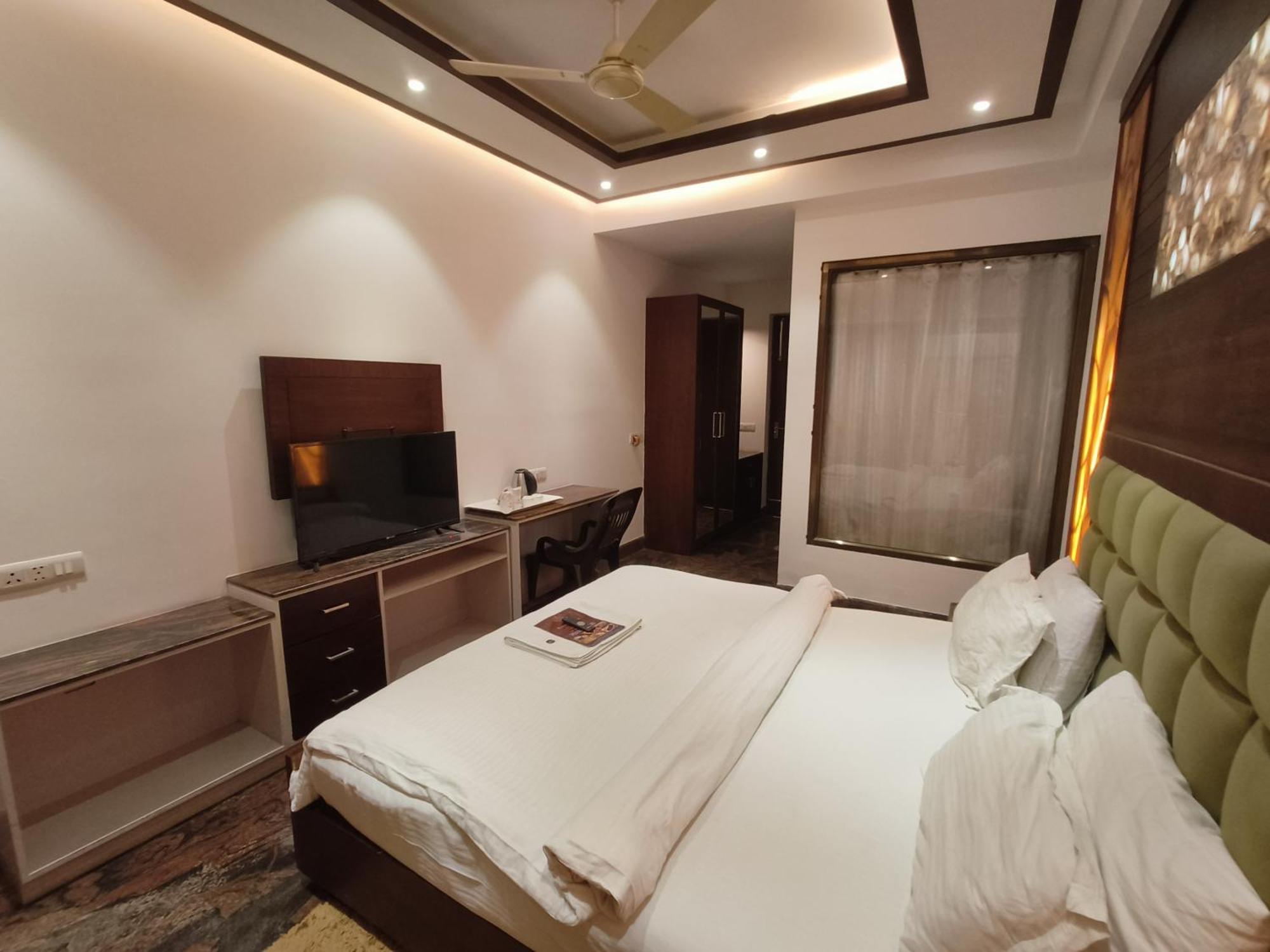Jjk Rukmini Vilas Hotel & Banquet Музафарпур Екстериор снимка