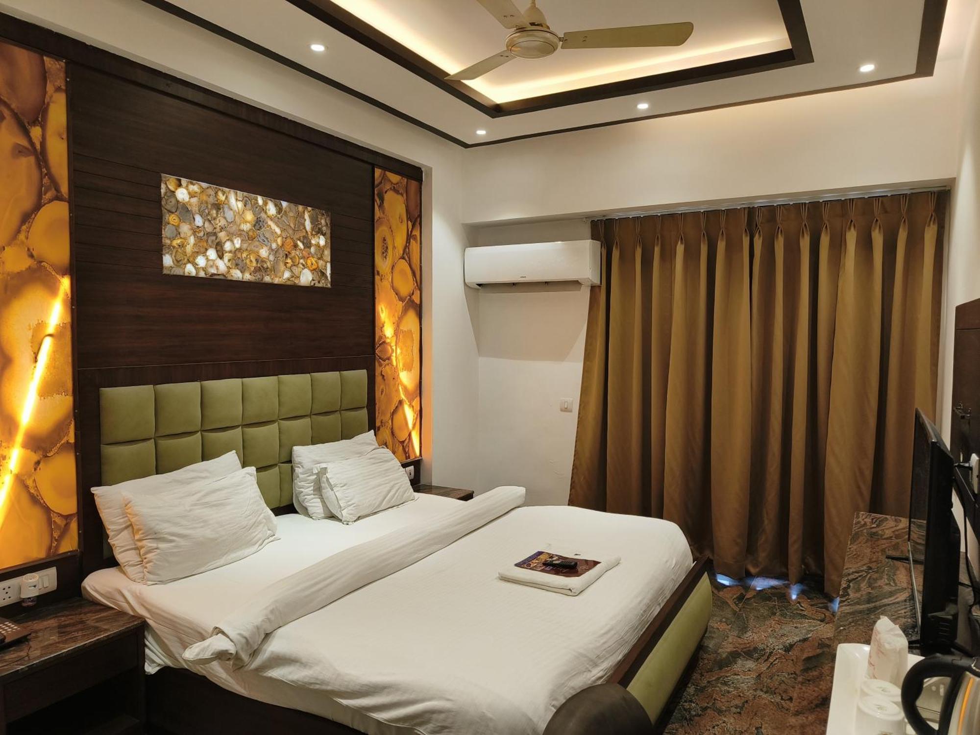 Jjk Rukmini Vilas Hotel & Banquet Музафарпур Екстериор снимка