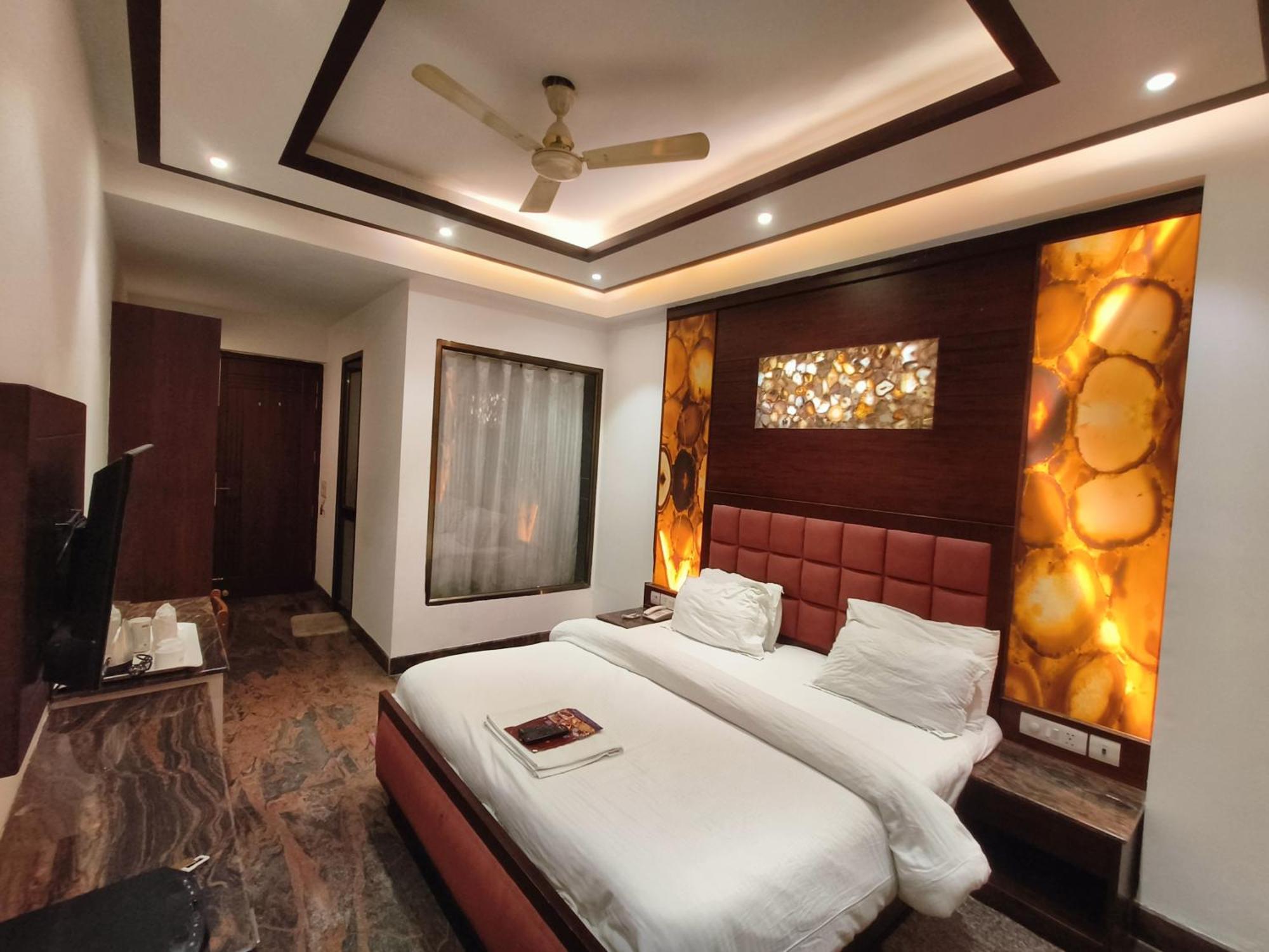 Jjk Rukmini Vilas Hotel & Banquet Музафарпур Екстериор снимка