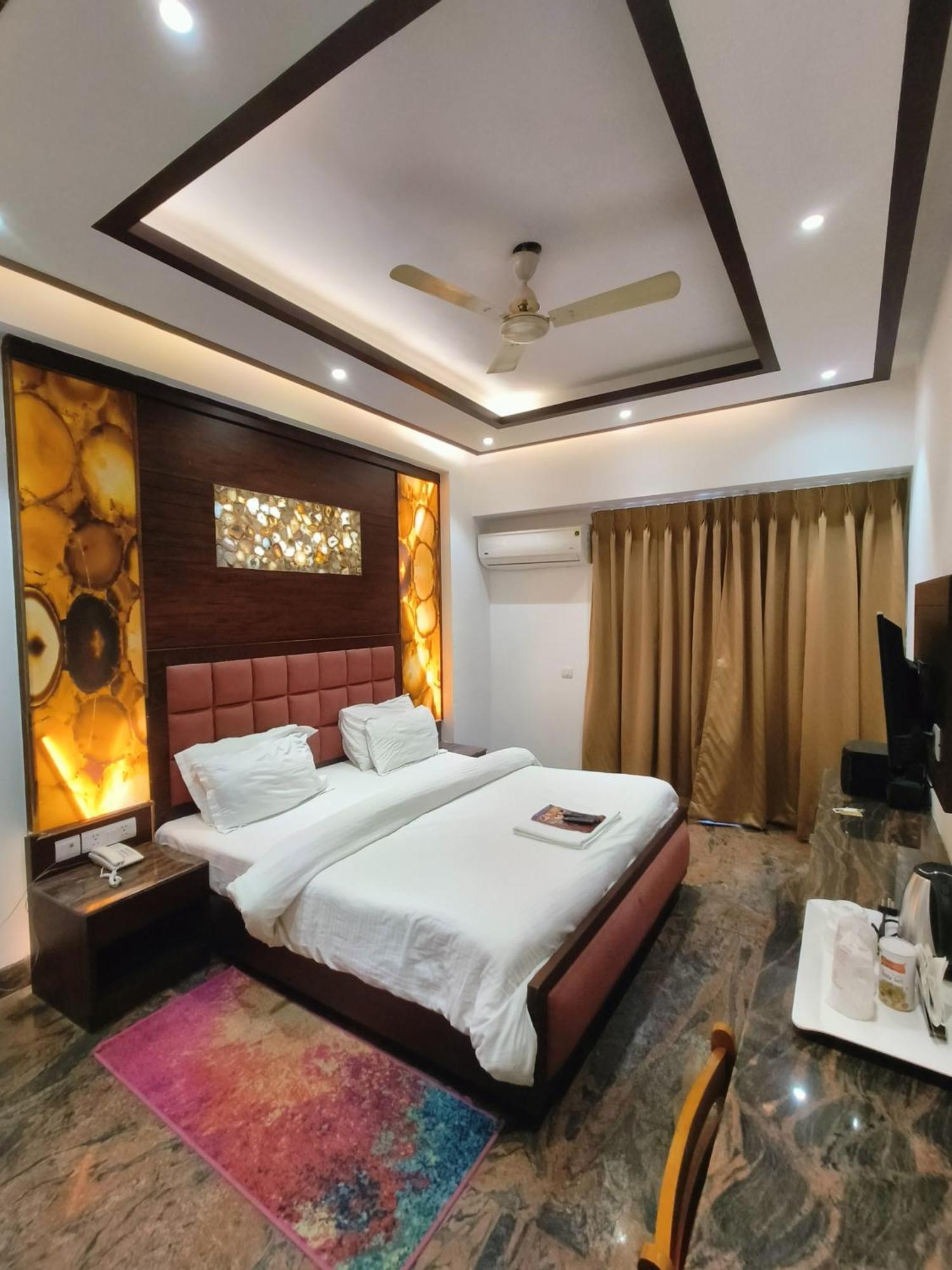 Jjk Rukmini Vilas Hotel & Banquet Музафарпур Екстериор снимка