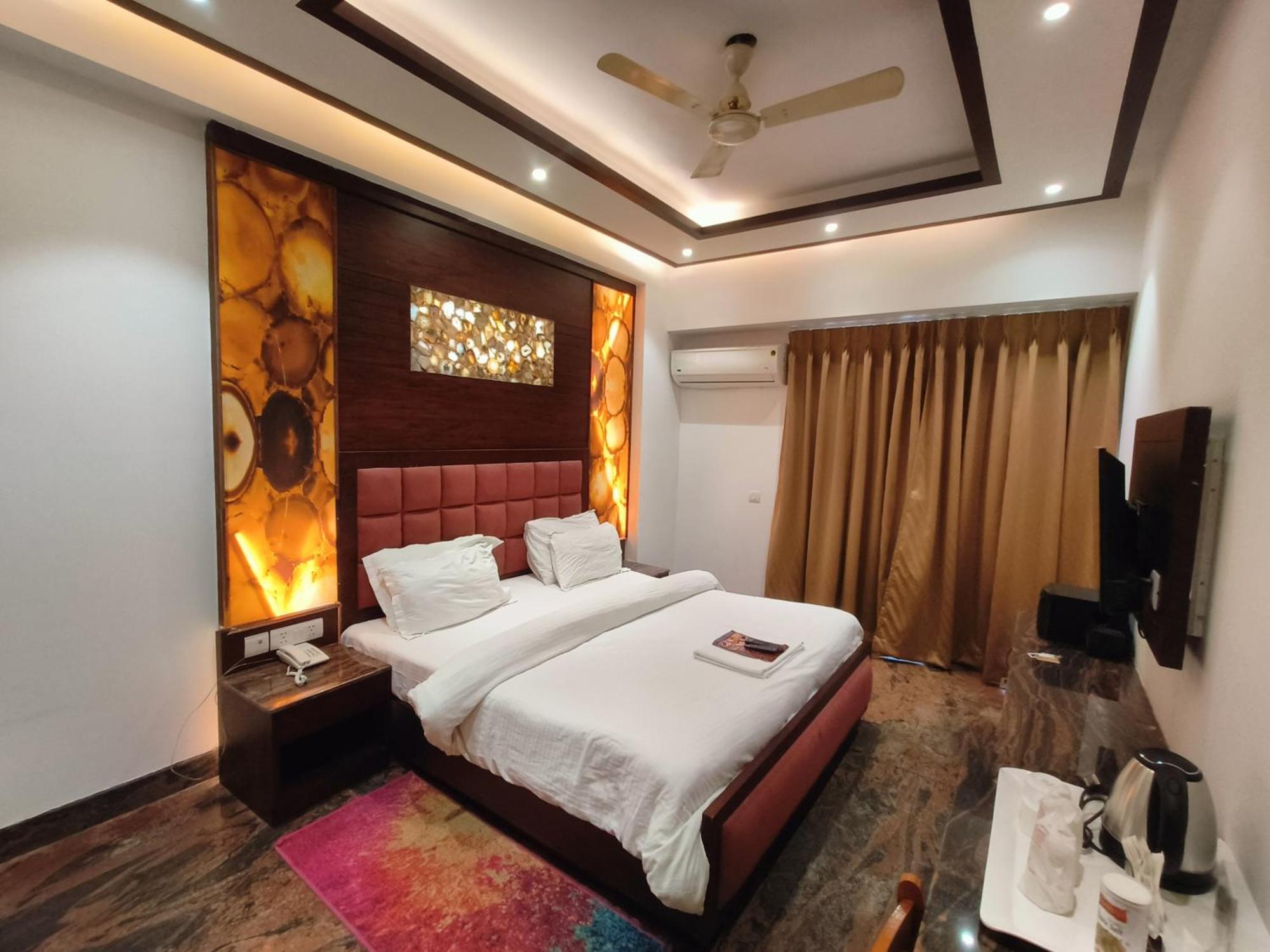 Jjk Rukmini Vilas Hotel & Banquet Музафарпур Екстериор снимка