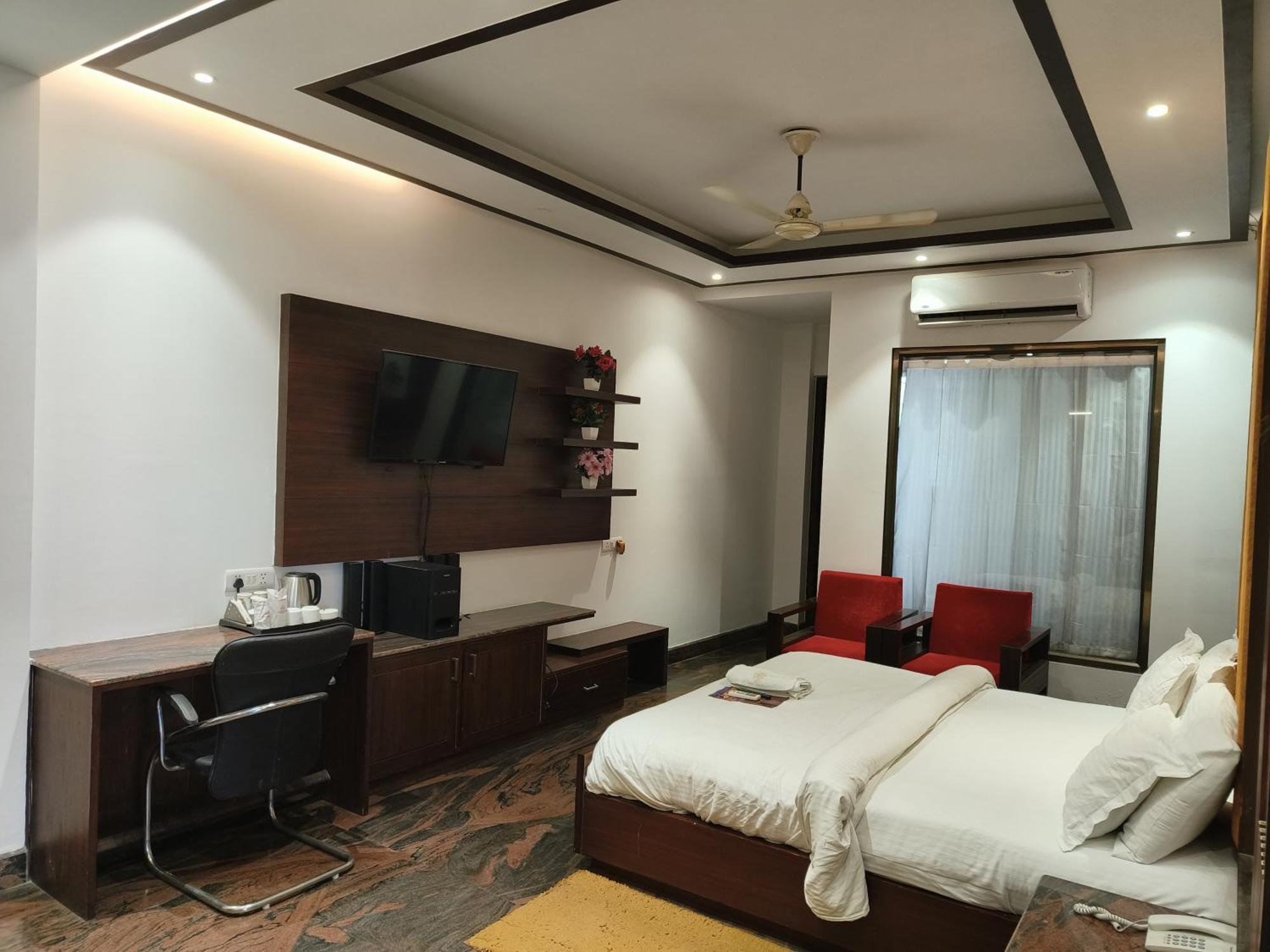Jjk Rukmini Vilas Hotel & Banquet Музафарпур Екстериор снимка